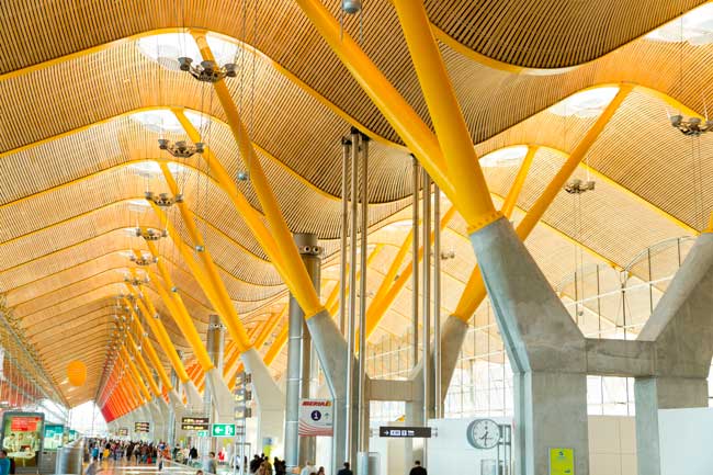 El Aeropuerto de Madrid es el aeropuerto principal de Iberia.